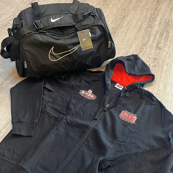 NFL Black Hoodie & Nike Bag - Picture 1 of 7